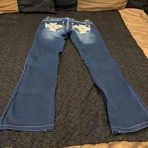 Cool designs on back pockets